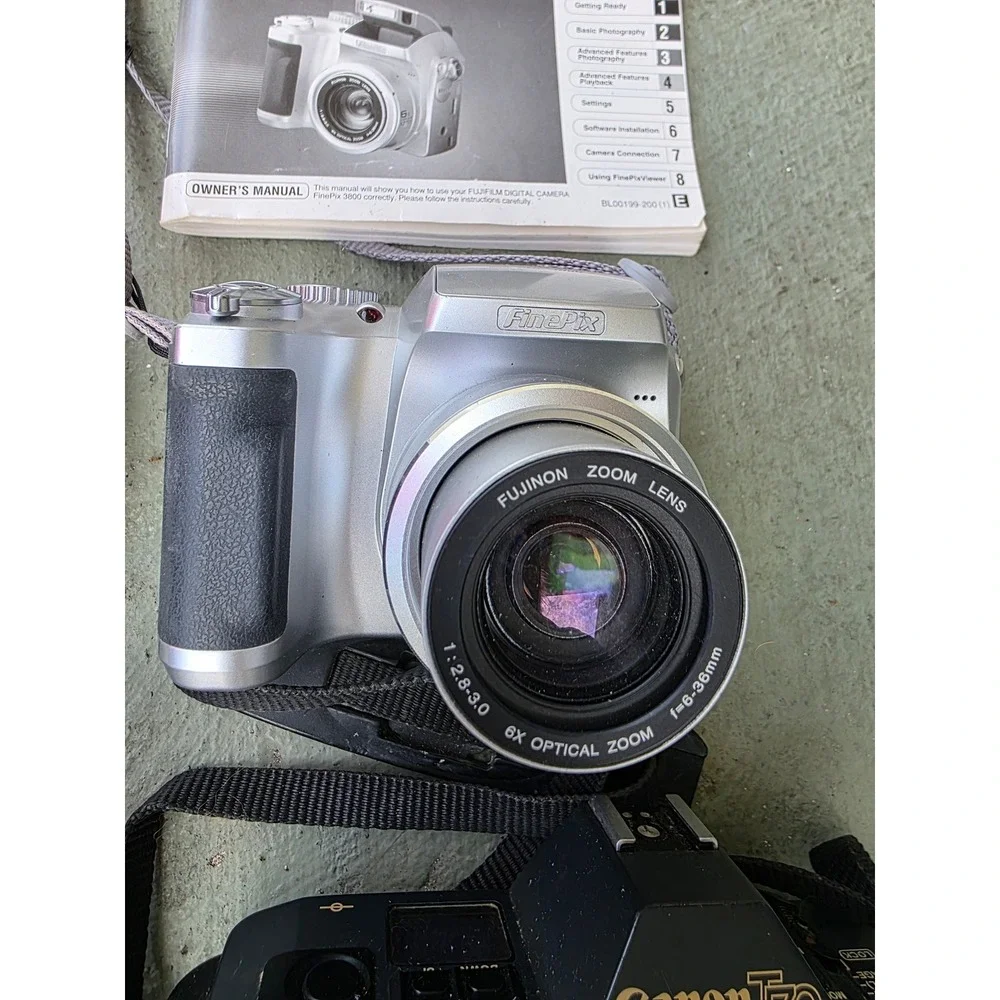 Vintage Camera Lot Canon T70 Fujifilm FinePix 3800 Kodak EasyShare Snappy Z2‎